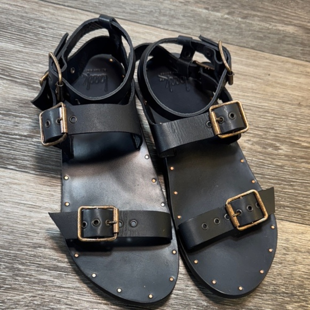 Beek black leather sandals woman’s size 8 (s177)